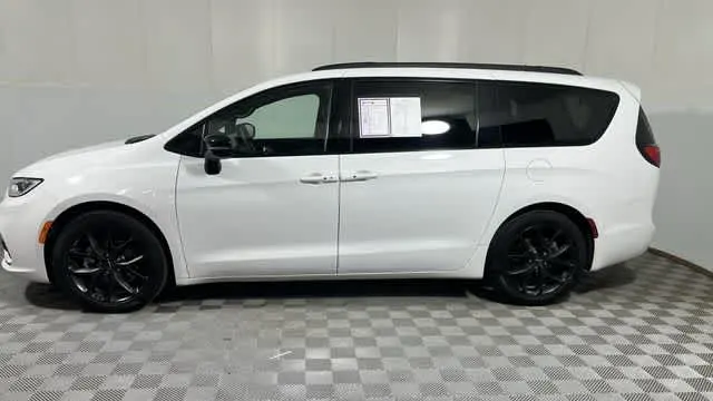 2025 Chrysler Pacifica Limited
