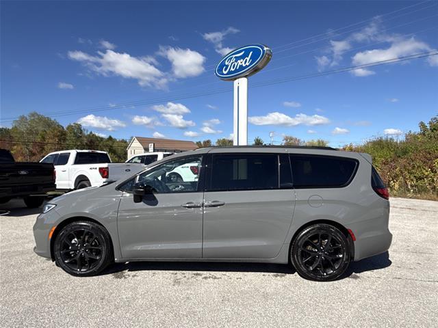2025 Chrysler Pacifica - $33,995