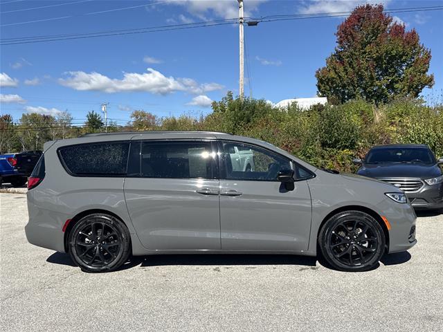 2025 Chrysler Pacifica - $33,995