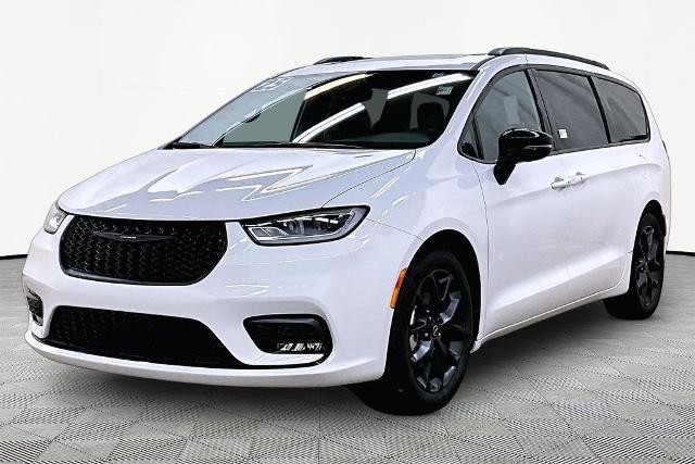 2025 Chrysler Pacifica - $31,903