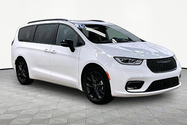 2025 Chrysler Pacifica - $31,903