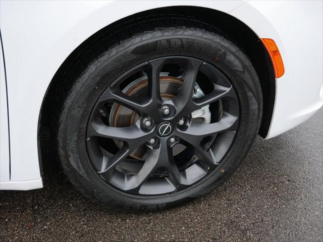 2026 Chrysler Pacifica - $31,698