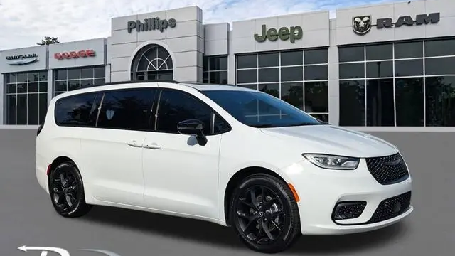 Preowned 2026 Chrysler Pacifica Limited for Sale