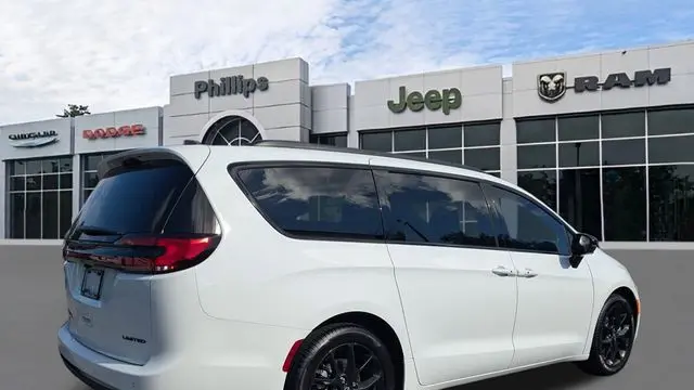 2026 Chrysler Pacifica Limited