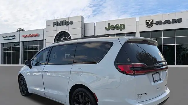 2026 Chrysler Pacifica Limited