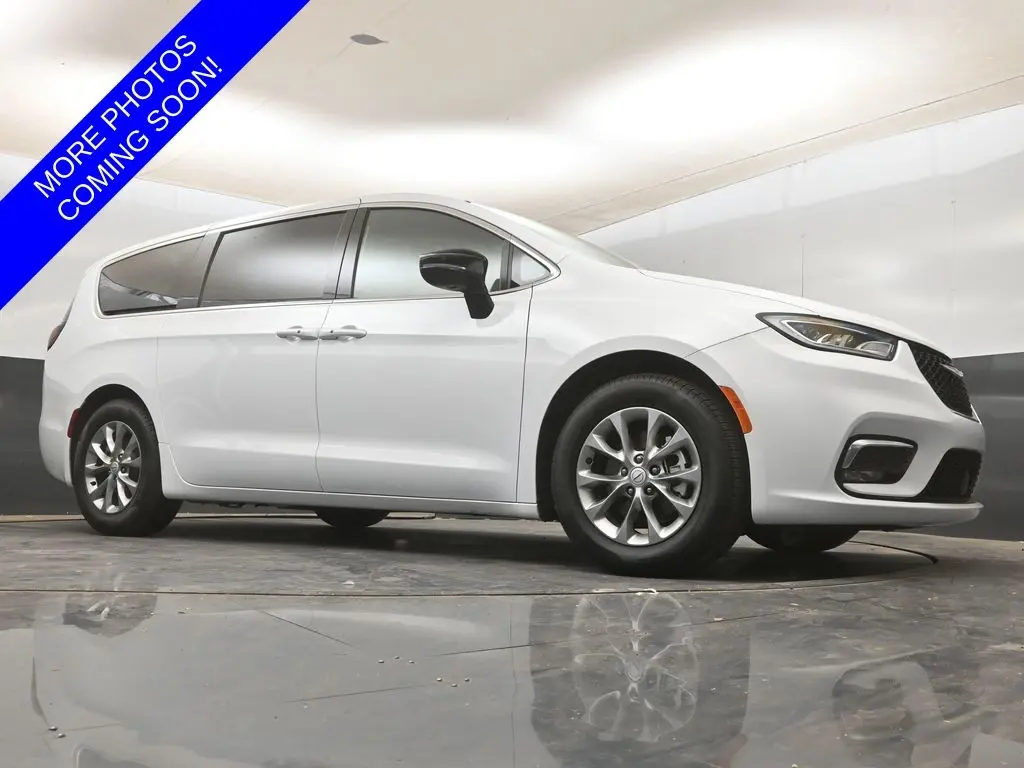 2026 Chrysler Pacifica - $36,980