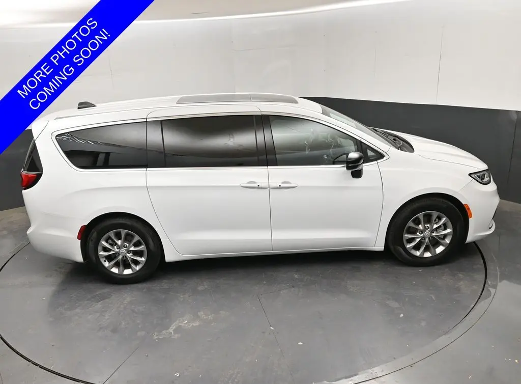 2026 Chrysler Pacifica - $36,980