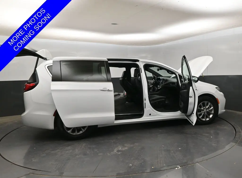 2026 Chrysler Pacifica - $36,980