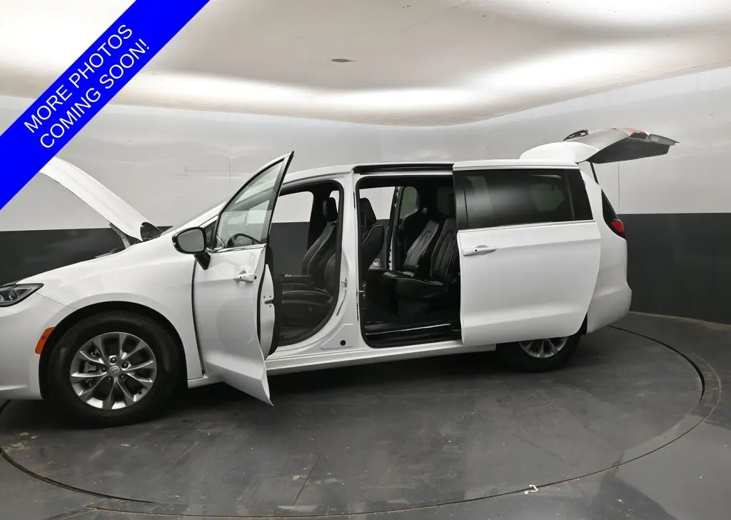 2026 Chrysler Pacifica - $36,980