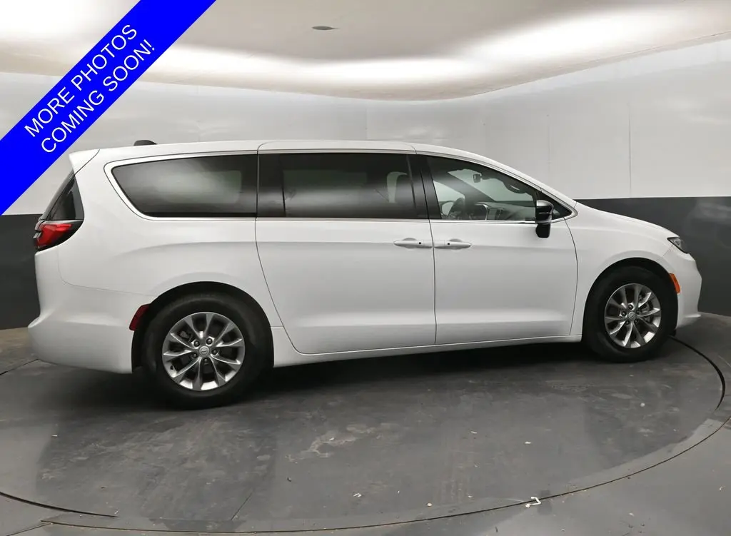 2026 Chrysler Pacifica - $34,880