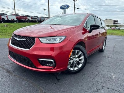 Photo of a 2026 Chrysler Pacifica Limited 4DR Mini-Van for sale