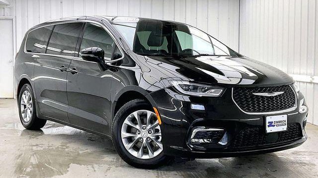 Preowned 2026 Chrysler Pacifica Limited for Sale