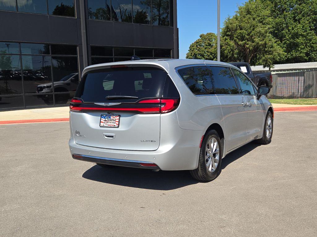 2026 Chrysler Pacifica - $42,500