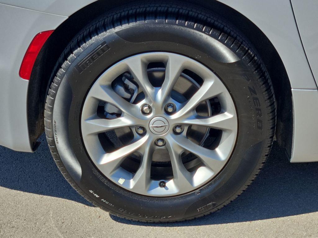 2026 Chrysler Pacifica - $42,500
