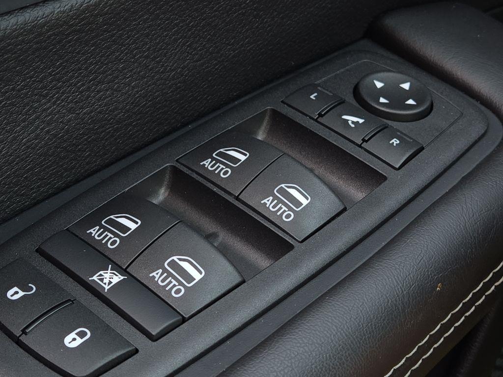 2026 Chrysler Pacifica - $42,500