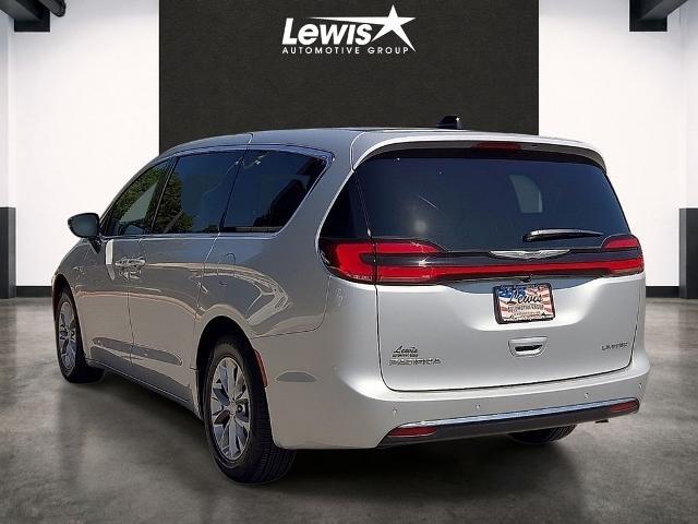 2026 Chrysler Pacifica - $41,900