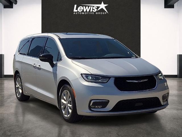 2026 Chrysler Pacifica - $41,900