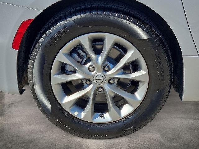 2026 Chrysler Pacifica - $41,900