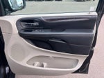 2013 Town and Country Thumbnail 10