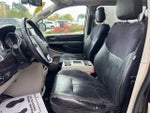 2013 Town and Country Thumbnail 17