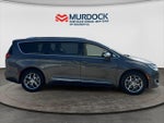 2017 Pacifica Thumbnail 10