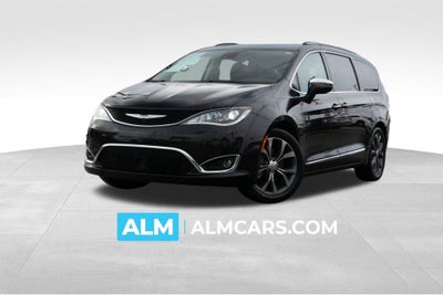 Photo of a 2017 Chrysler Pacifica Limited 4DR Mini-Van for sale