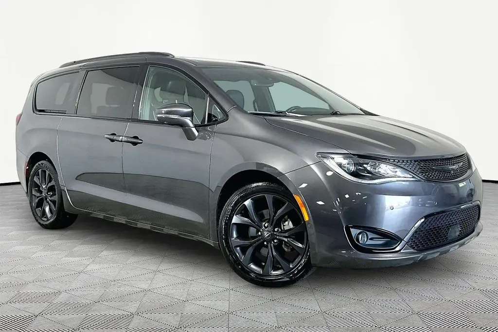 2020 Chrysler Pacifica - $22,541