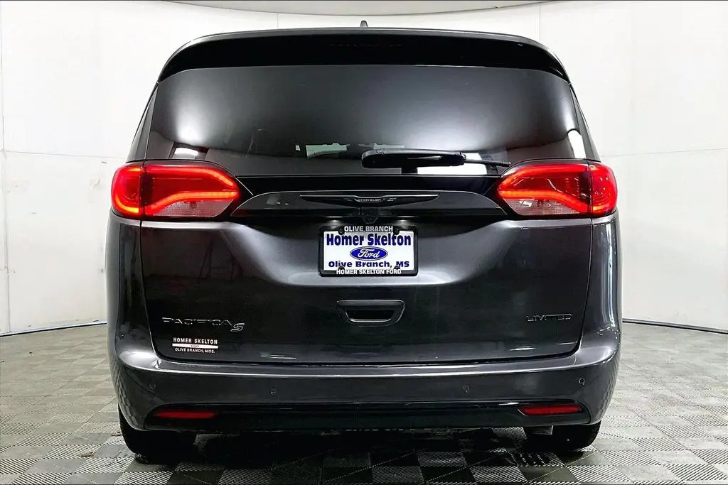 2020 Chrysler Pacifica - $22,541