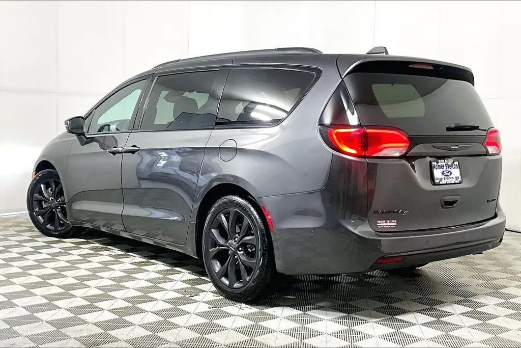 2020 Chrysler Pacifica - $22,541