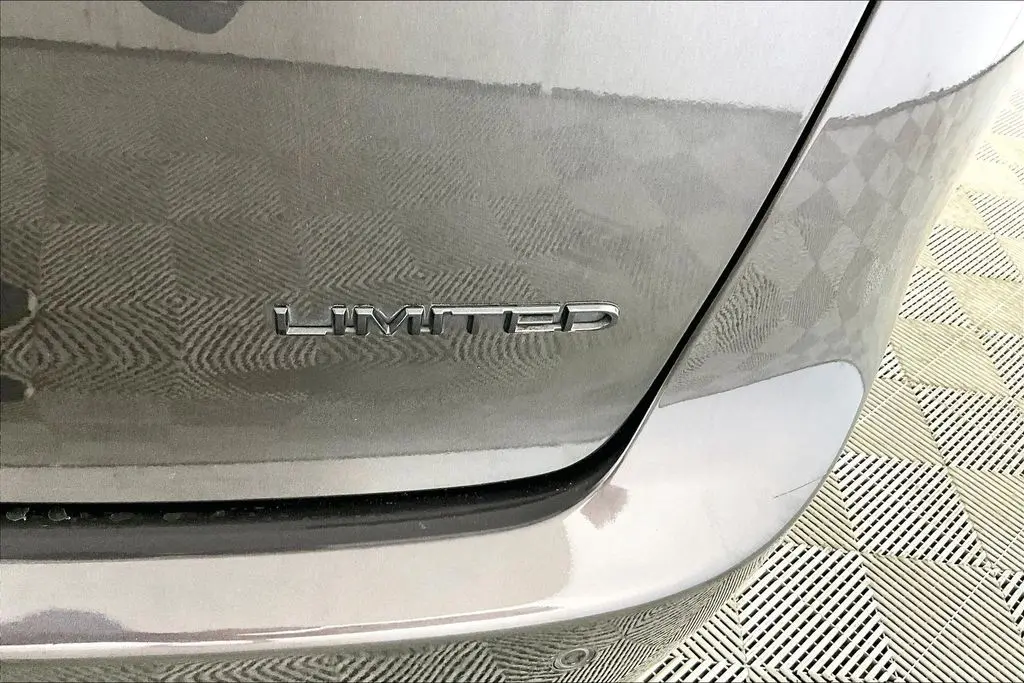 2020 Chrysler Pacifica - $22,541
