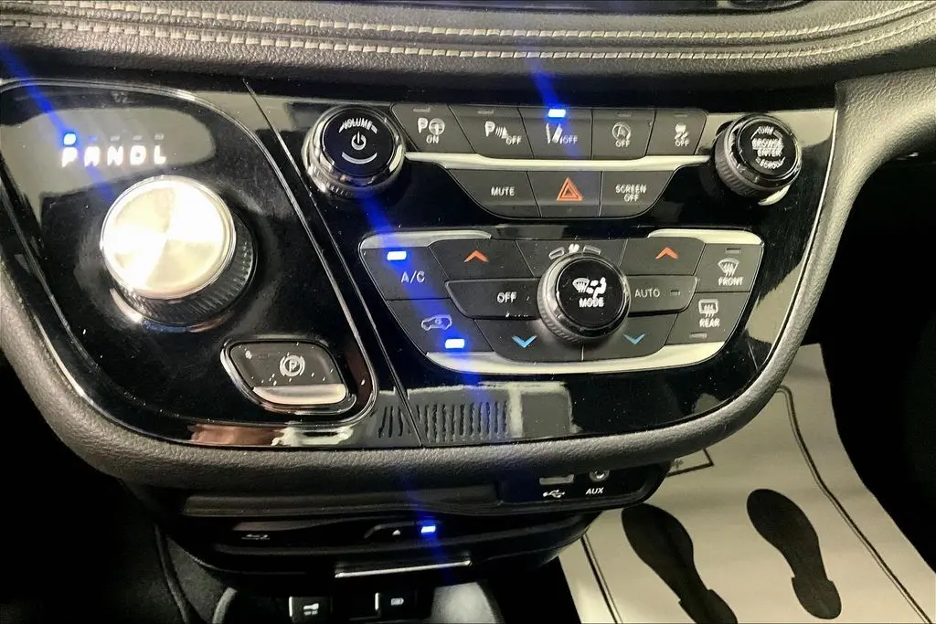 2020 Chrysler Pacifica - $22,541