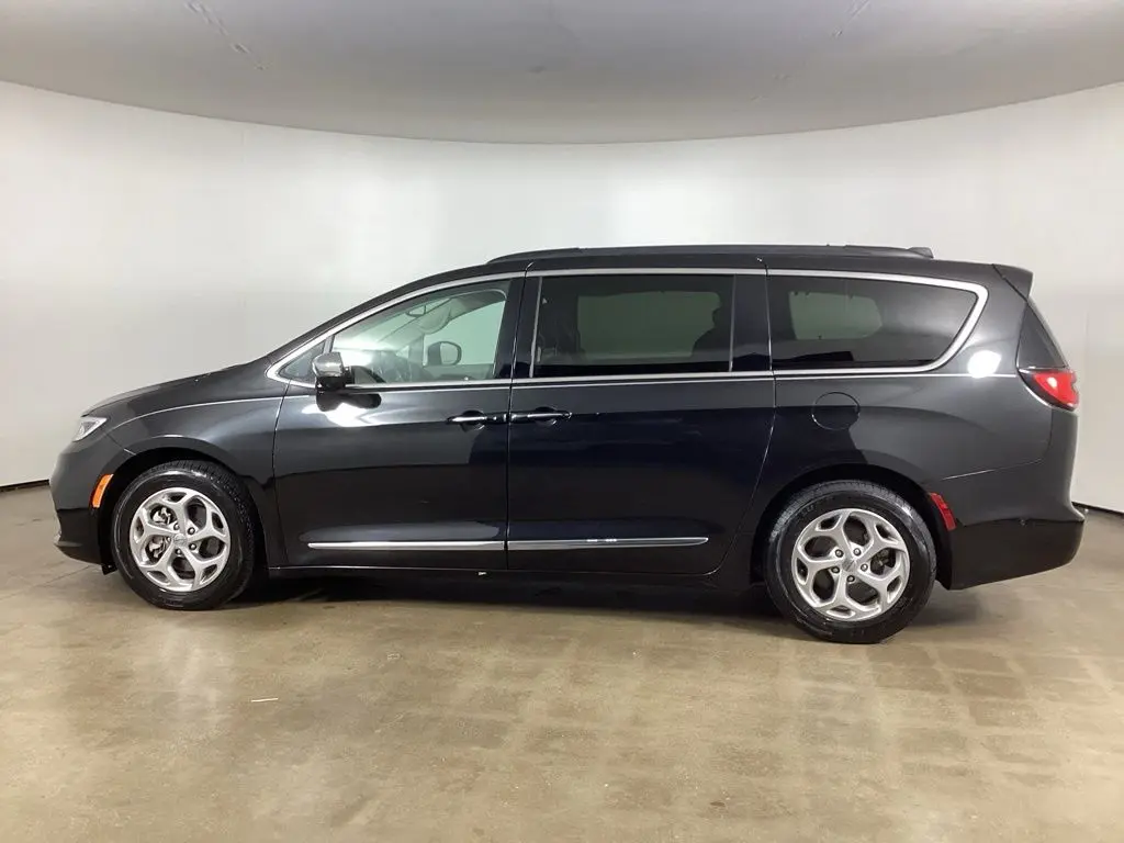 2022 Chrysler Pacifica - $22,984