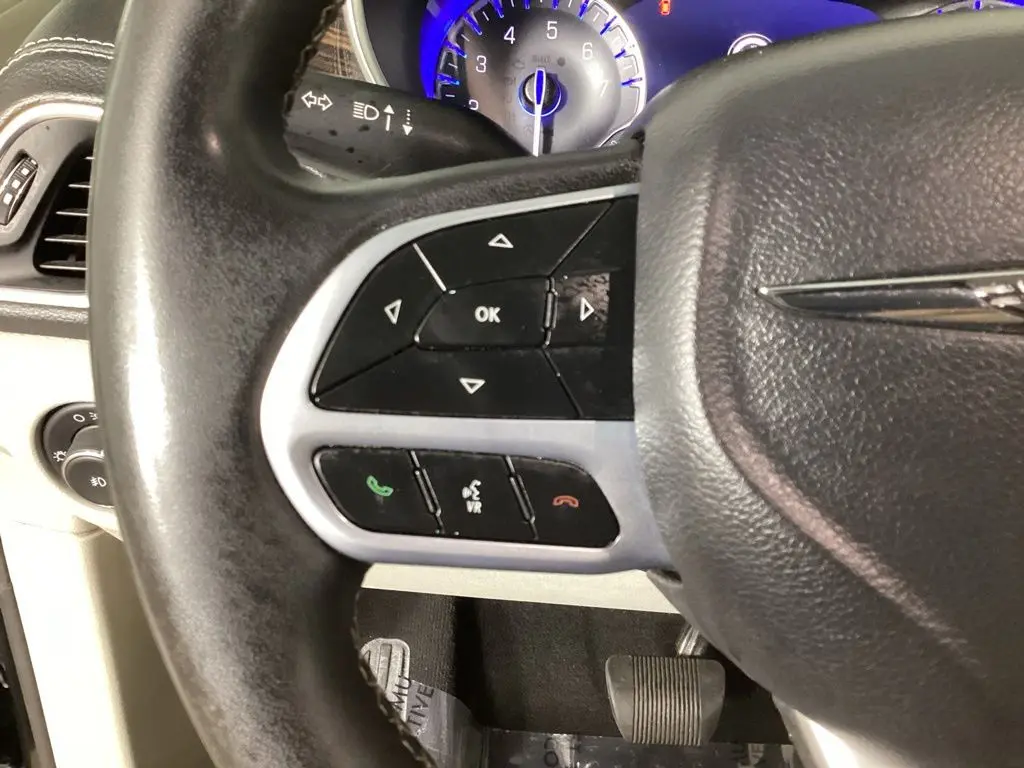 2022 Chrysler Pacifica - $22,984