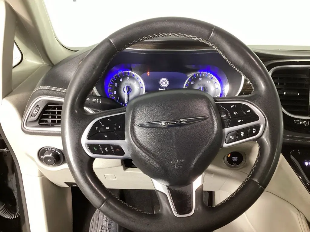 2022 Chrysler Pacifica - $22,984