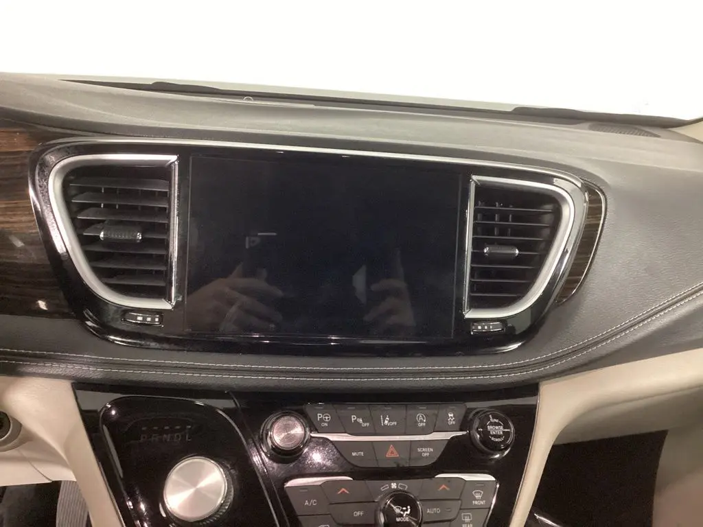 2022 Chrysler Pacifica - $22,984