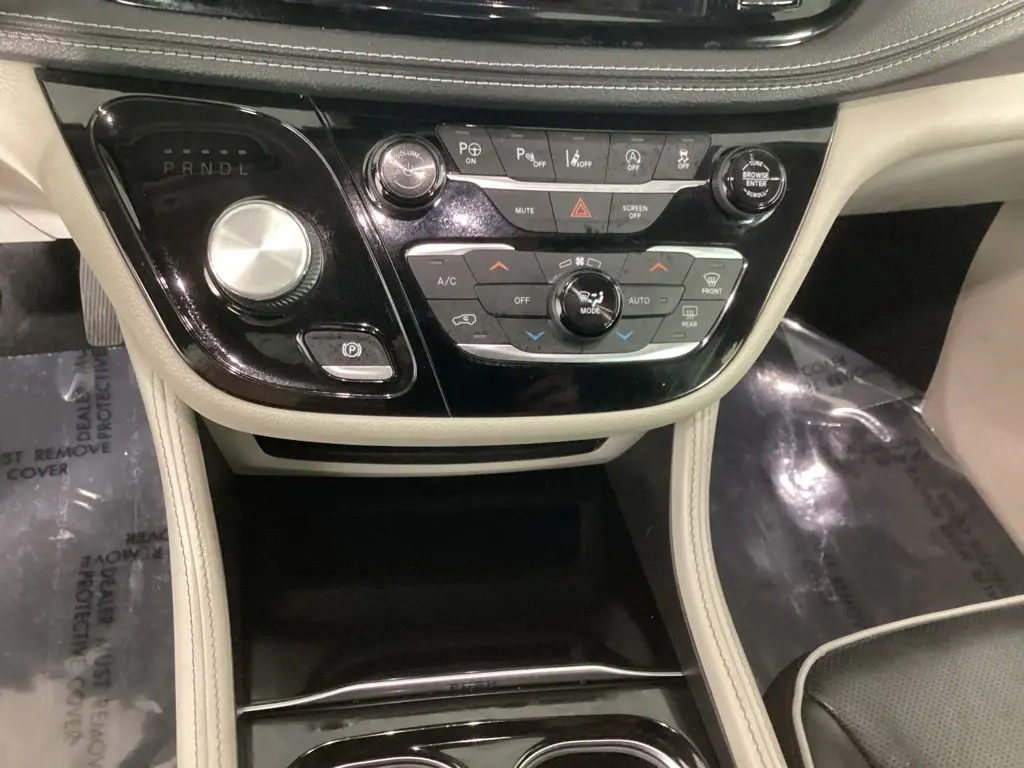 2022 Chrysler Pacifica - $22,984