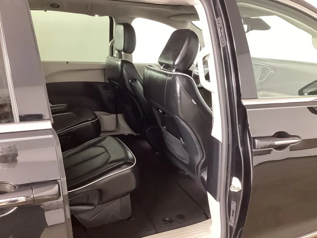2022 Chrysler Pacifica - $22,984
