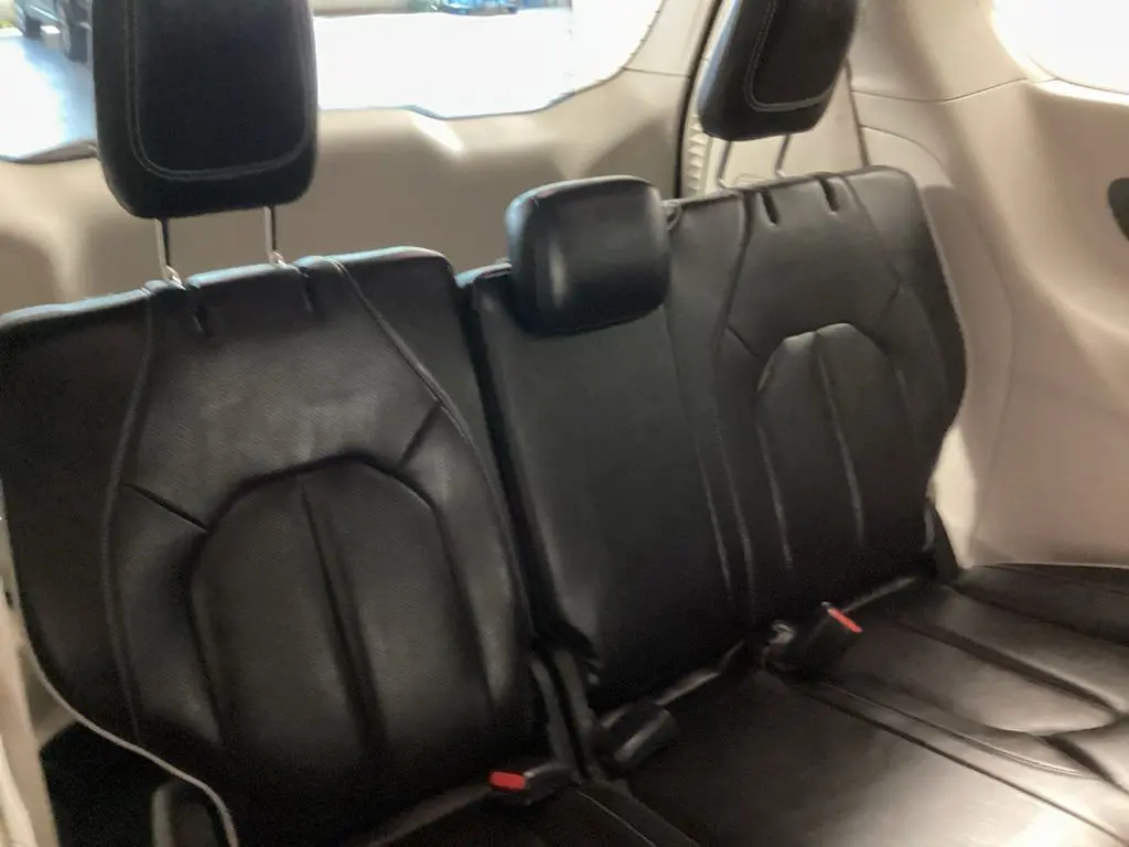 2022 Chrysler Pacifica - $22,984