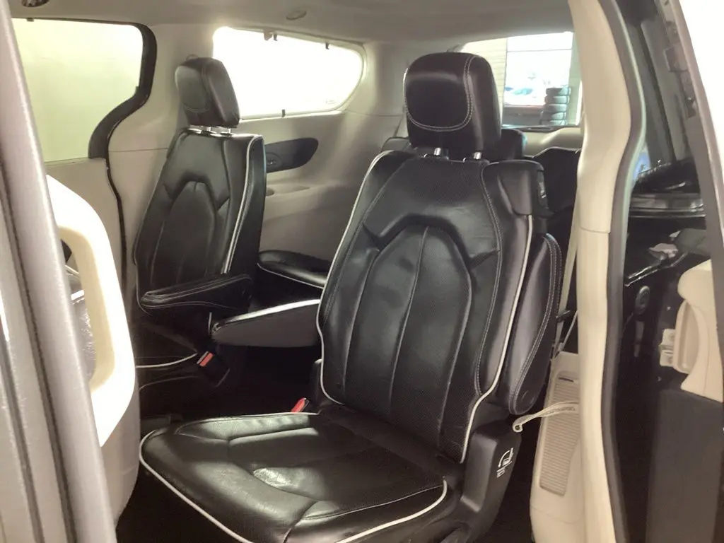 2022 Chrysler Pacifica - $22,984