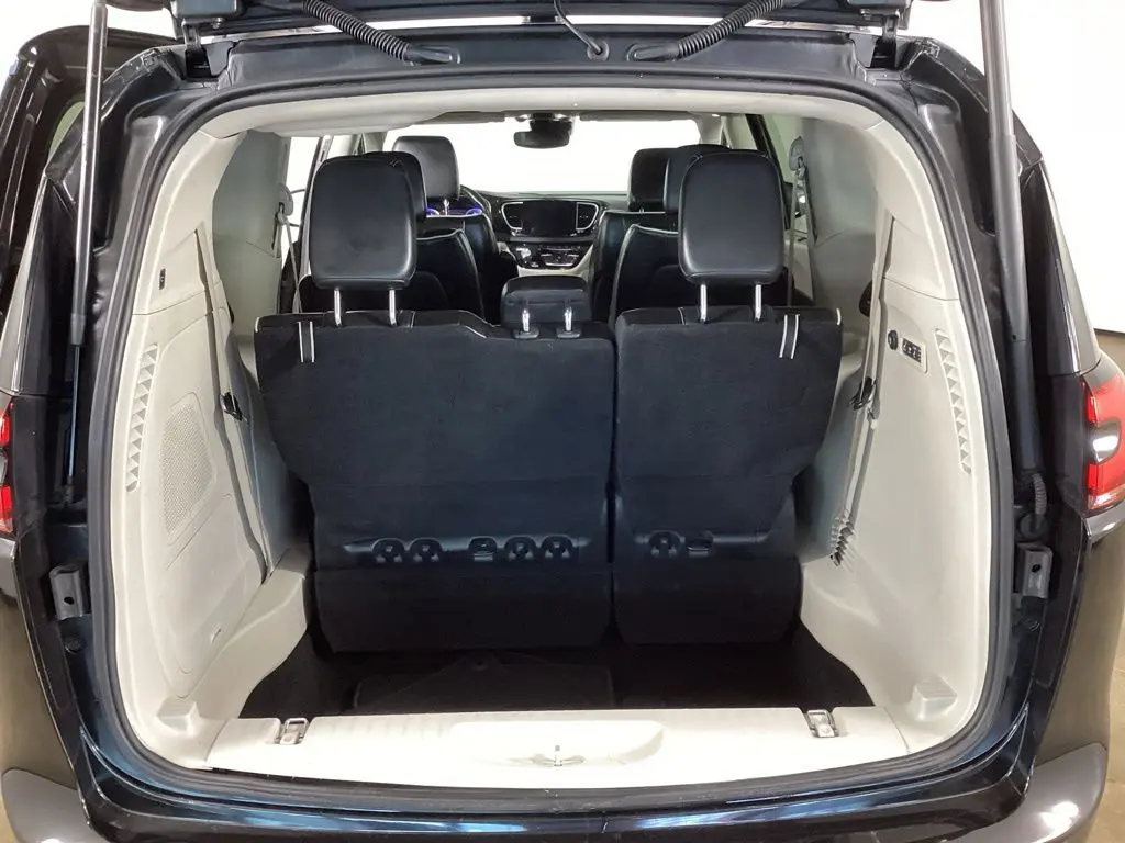 2022 Chrysler Pacifica - $22,984