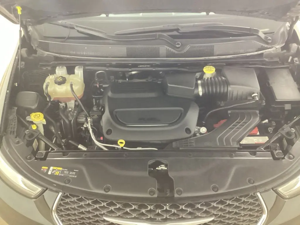2022 Chrysler Pacifica - $22,984