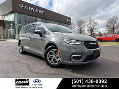 Photo of a 2023 Chrysler Pacifica Limited 4DR Mini-Van for sale