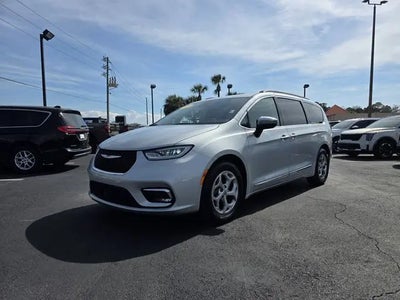 Photo of a 2023 Chrysler Pacifica Limited 4DR Mini-Van for sale