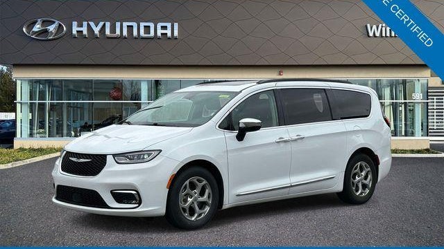 Preowned 2023 Chrysler Pacifica Limited for Sale