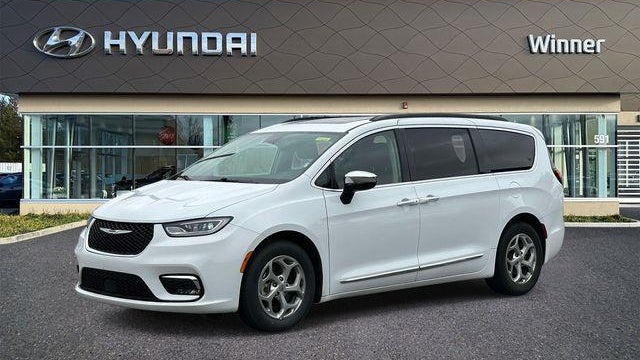 Preowned 2023 Chrysler Pacifica Limited for Sale