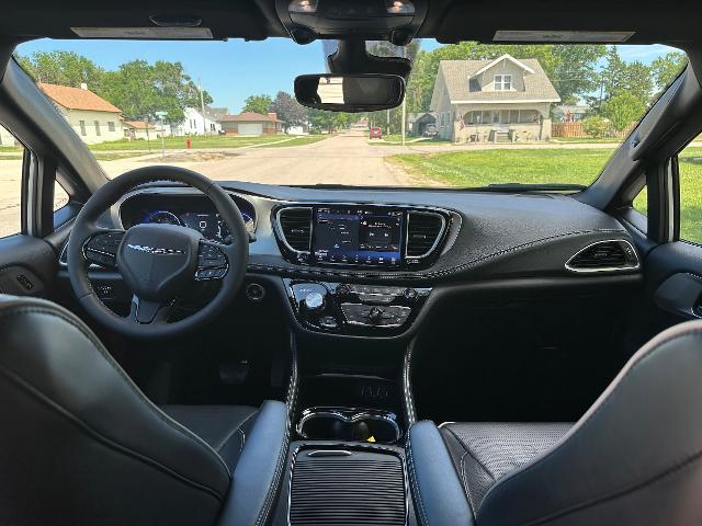 2024 Chrysler Pacifica - $36,900