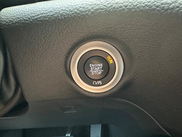 2024 Chrysler Pacifica - $36,900