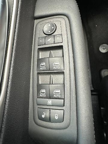 2024 Chrysler Pacifica - $36,900