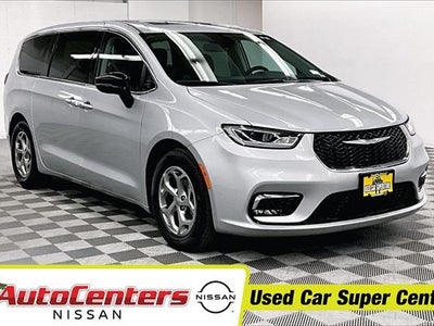 Photo of a 2024 Chrysler Pacifica Limited 4DR Mini-Van for sale