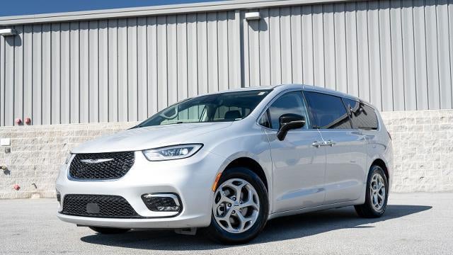Preowned 2024 Chrysler Pacifica Limited for Sale